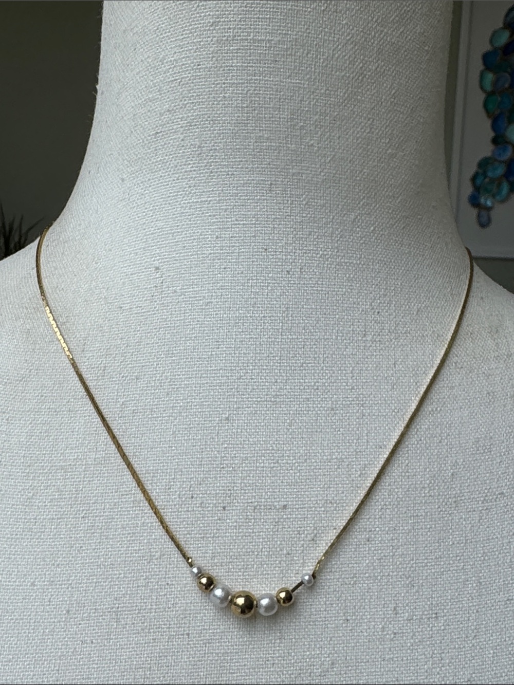 Dainty beaded necklace